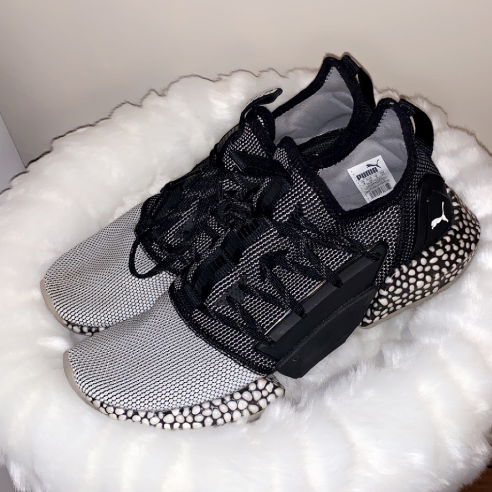 Men’s Puma sneakers